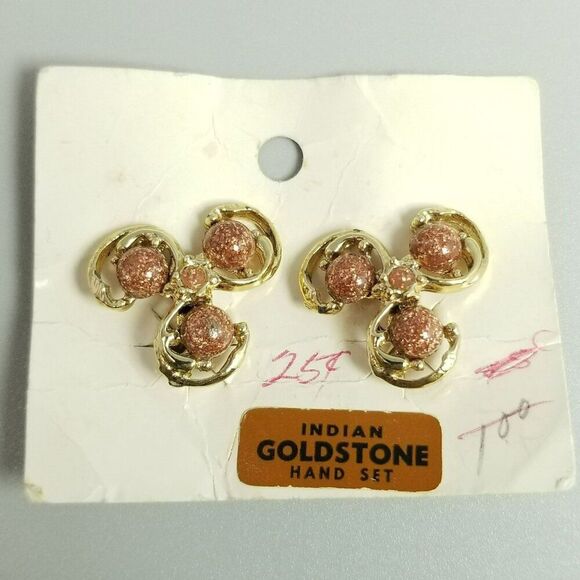 Vintage Gold Stone Cabochon Clip On Earrings, Gold Tone Setting, Original Card - Picture 1 of 6
